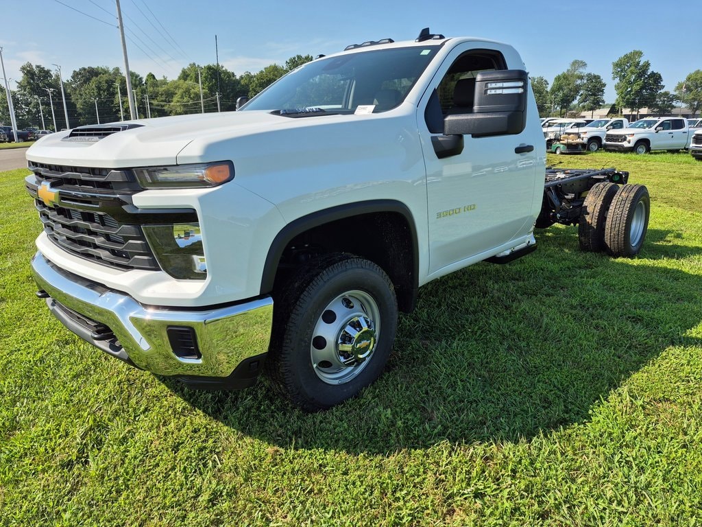 New 2025 Chevrolet Silverado 3500 HD Chassis Cab Work Truck Truck