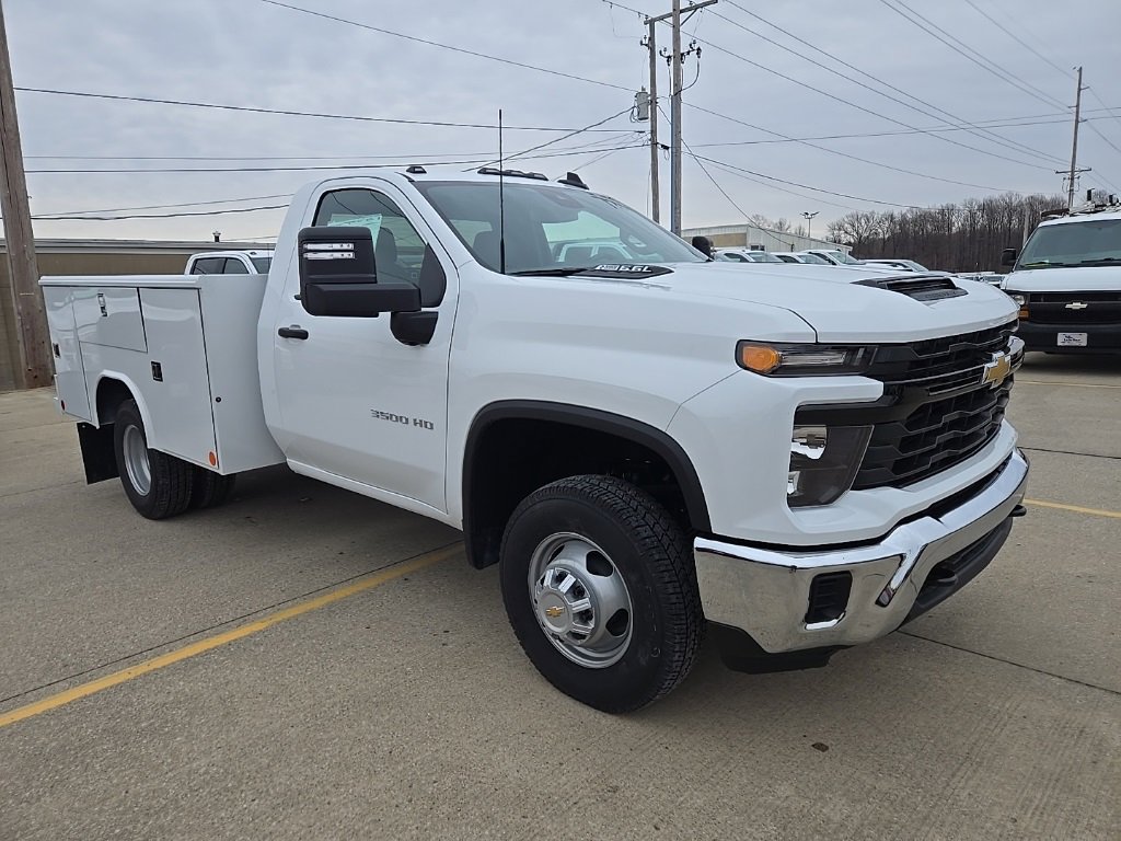 2025 Chevrolet Silverado 3500HD Work Truck photo 3