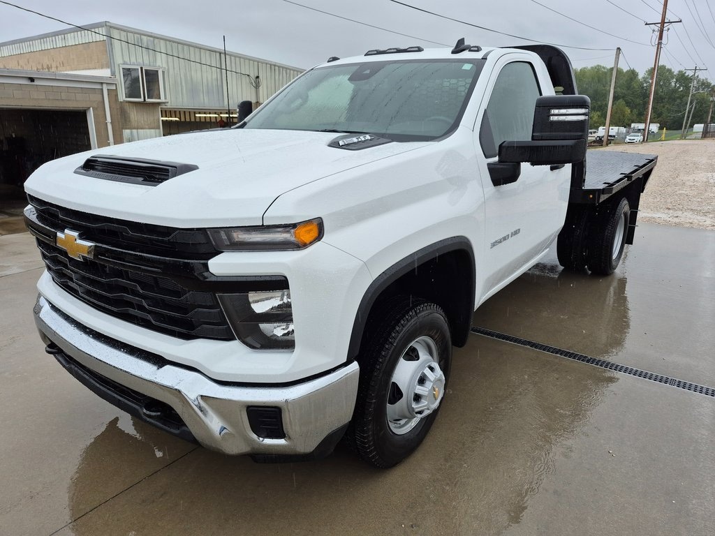 New 2025 Chevrolet Silverado 3500 HD Chassis Cab Work Truck Truck