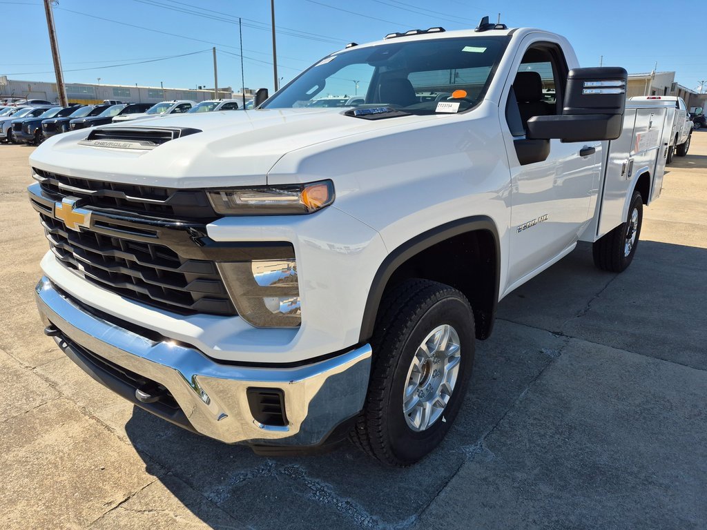 2025 Chevrolet Silverado 2500HD photo 3