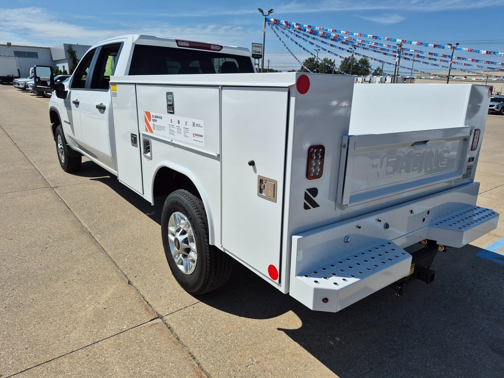 2025 Chevrolet Silverado 2500HD photo 4