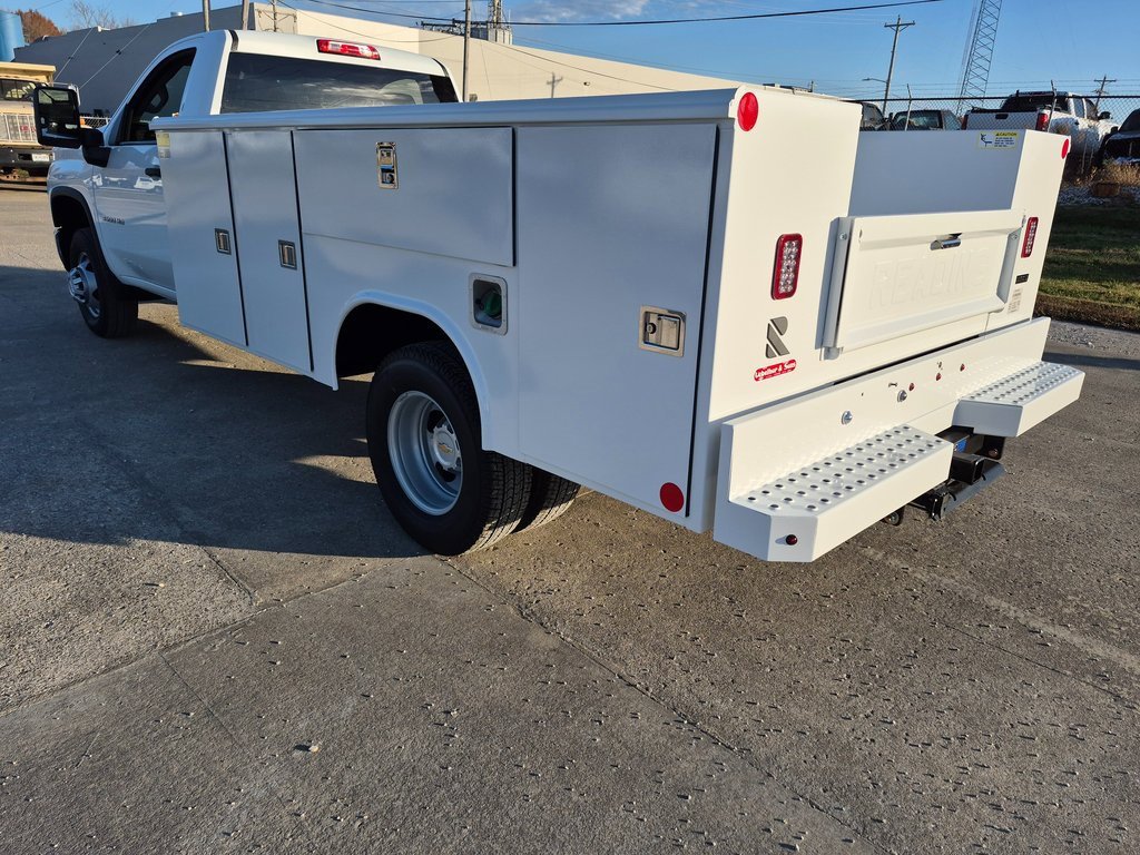 2025 Chevrolet Silverado 3500HD Work Truck photo 4