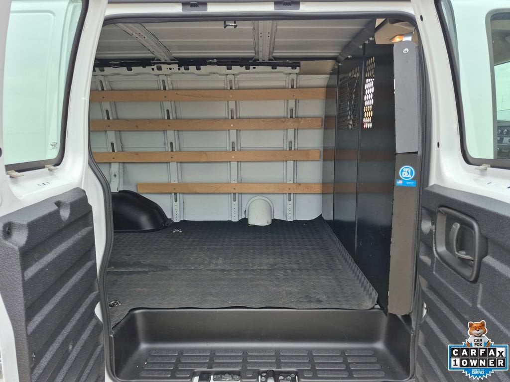 2025 GMC Savana Cargo Work Van - Photo 23