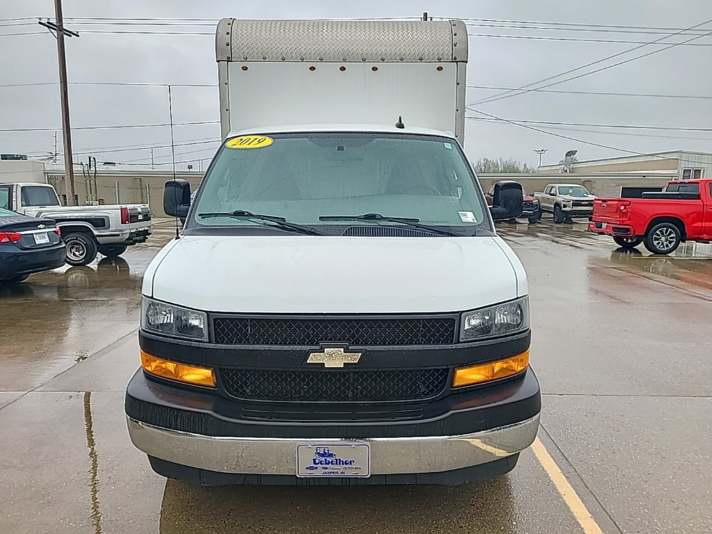 2019 Chevrolet Express 3500 Work Van Cutaway photo 4