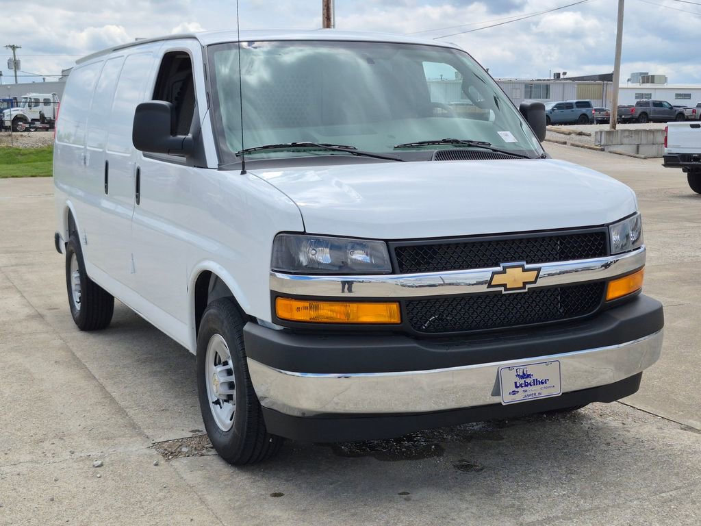 2026 Chevrolet Express 2500 Work Van HD's photo