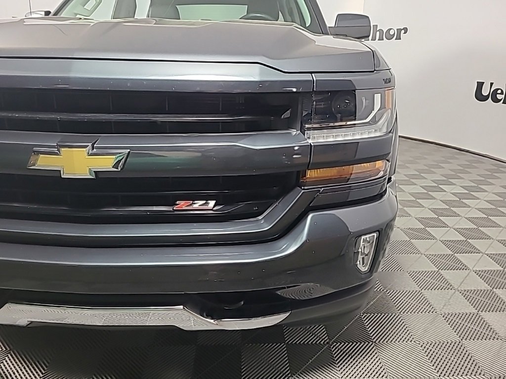 2017 Chevrolet Silverado 1500 LT photo 3
