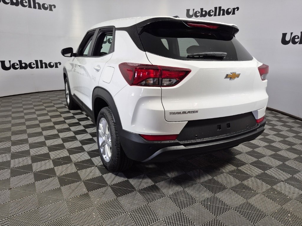 2026 Chevrolet Trailblazer LS photo 4
