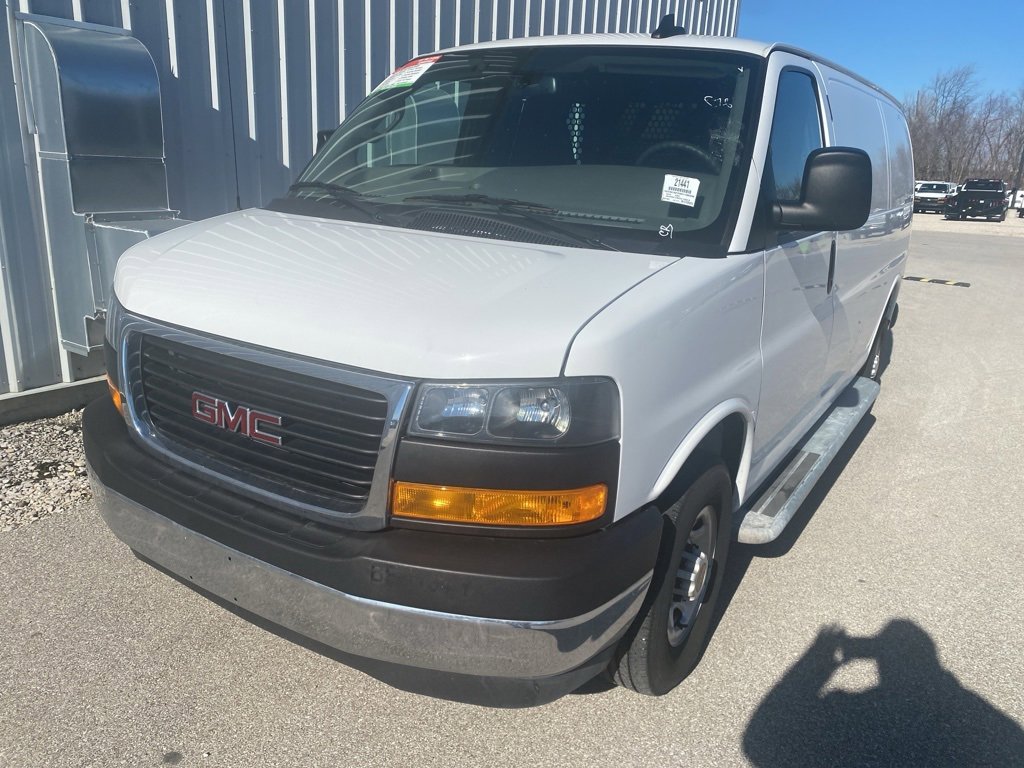 2024 GMC Savana LT's photo