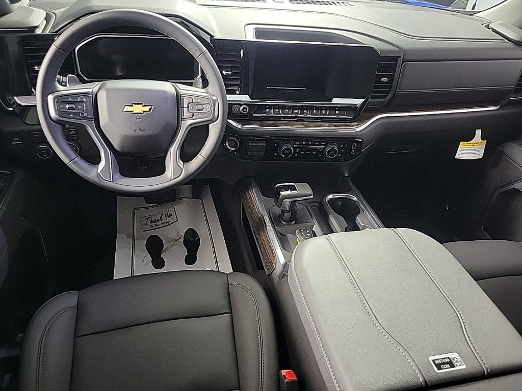 2026 Chevrolet Silverado 1500 LT photo 2