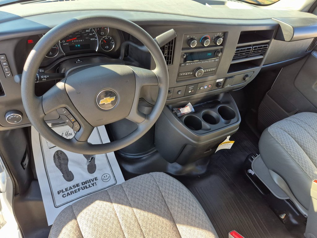 2025 Chevrolet Express 3500 Cutaway Van photo 2