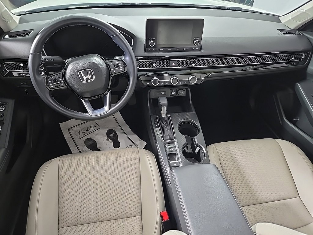 2024 Honda Civic Hatchback EX-L photo 2
