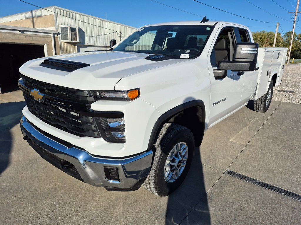 2025 Chevrolet Silverado 2500HD photo 3