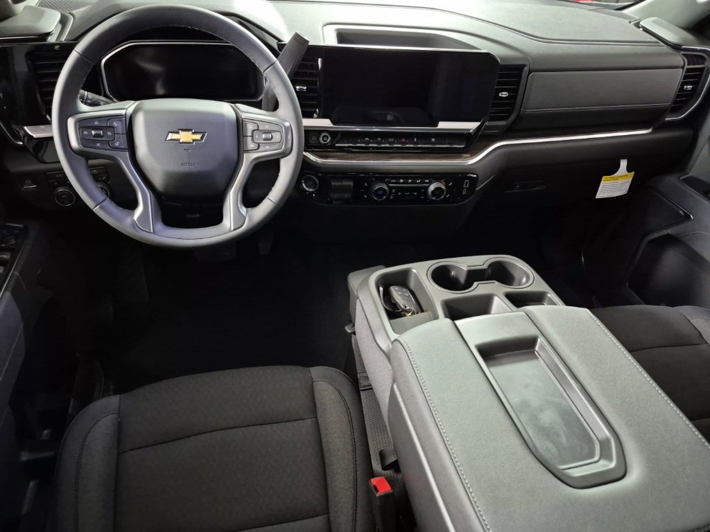 2026 Chevrolet Silverado 1500 LT photo 2