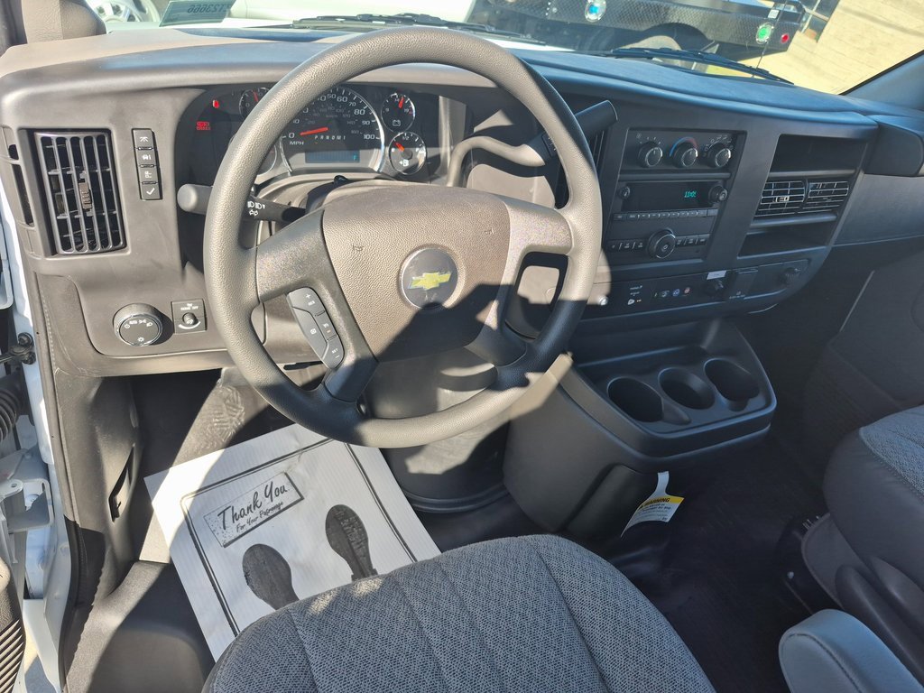 2025 Chevrolet Express 3500 Cutaway Van photo 2