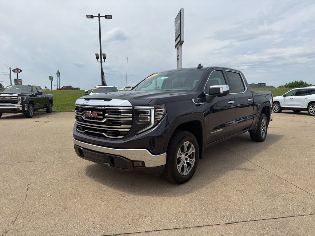2025 GMC Sierra 1500 SLT - Photo 14