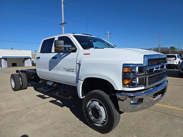 2024 Chevrolet Silverado 5500HD Work Truck photo 3