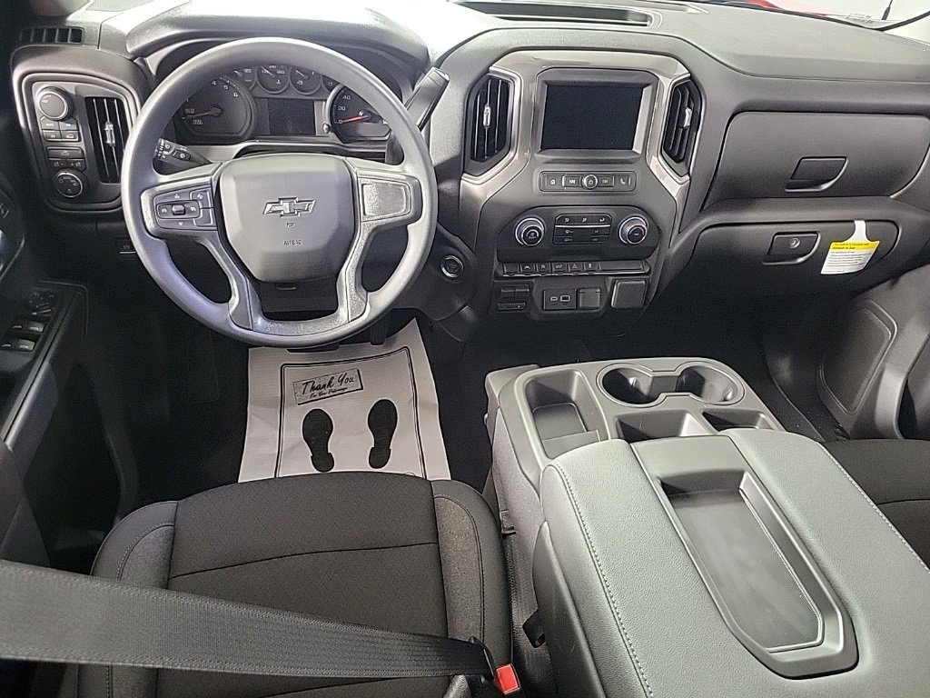 2025 Chevrolet Silverado 1500 Custom photo 2