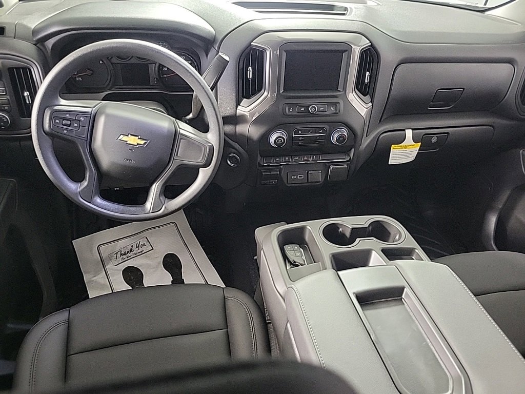 2025 Chevrolet Silverado 1500 photo 2