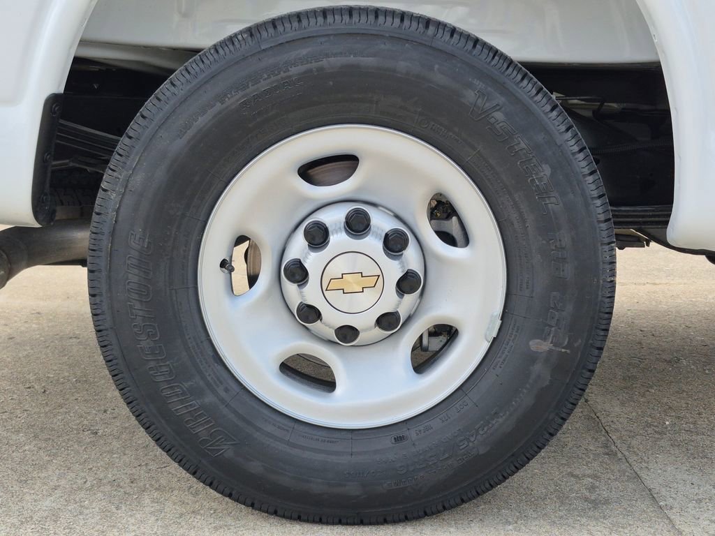 2026 Chevrolet Express Cargo Work Van - Photo 20