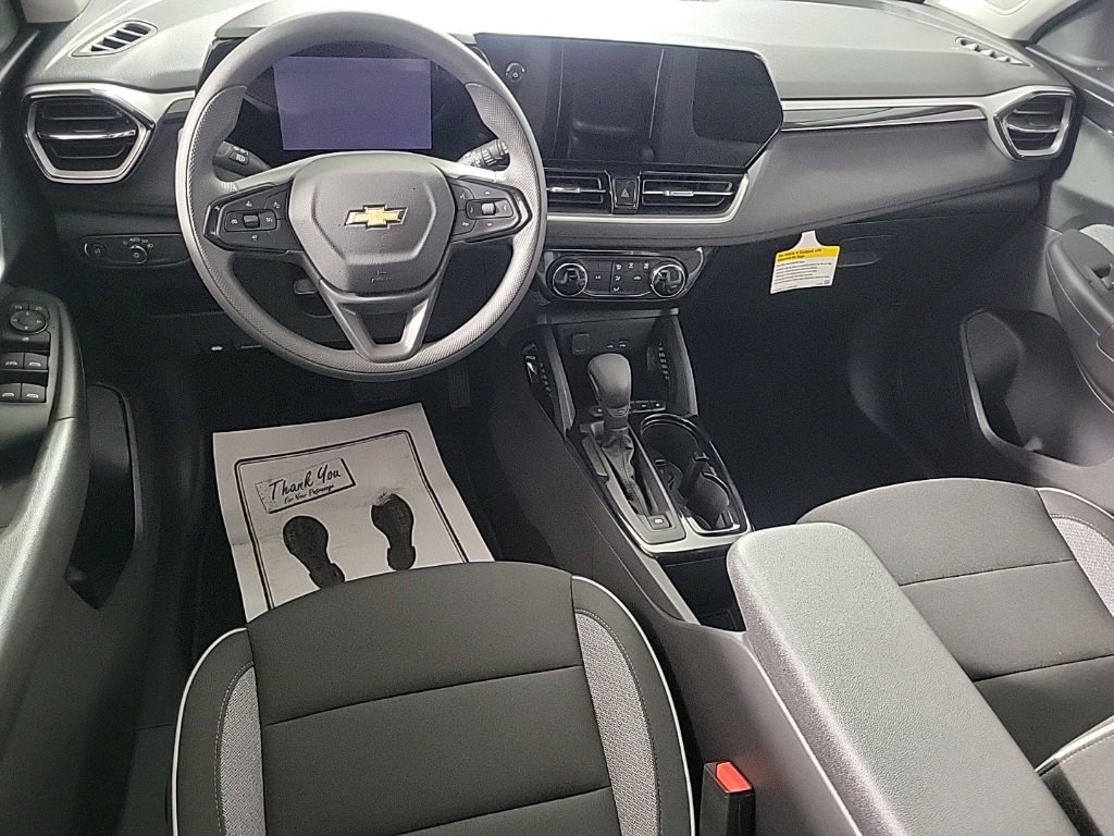 2026 Chevrolet Trailblazer LT photo 2