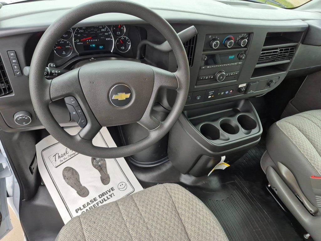2025 Chevrolet Express 3500 Cutaway Van photo 2