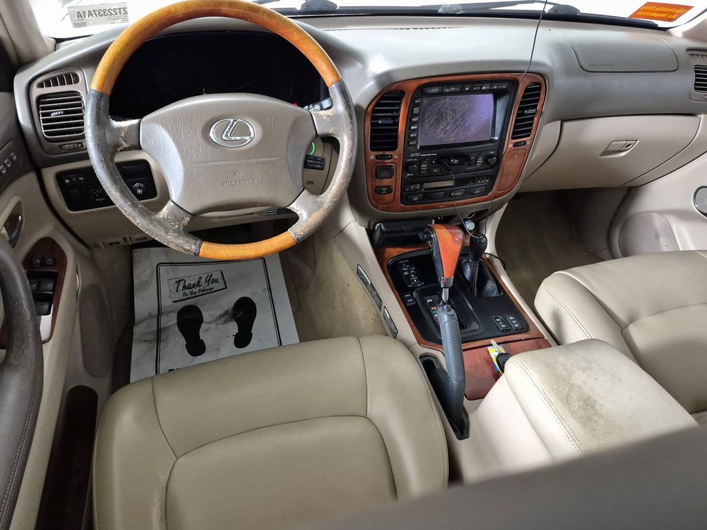 2002 Lexus LX 470 photo 2