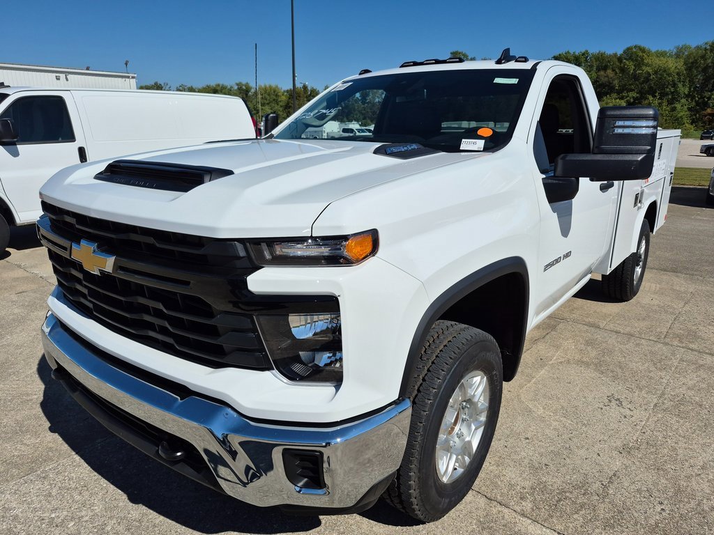 2025 Chevrolet Silverado 2500HD photo 3