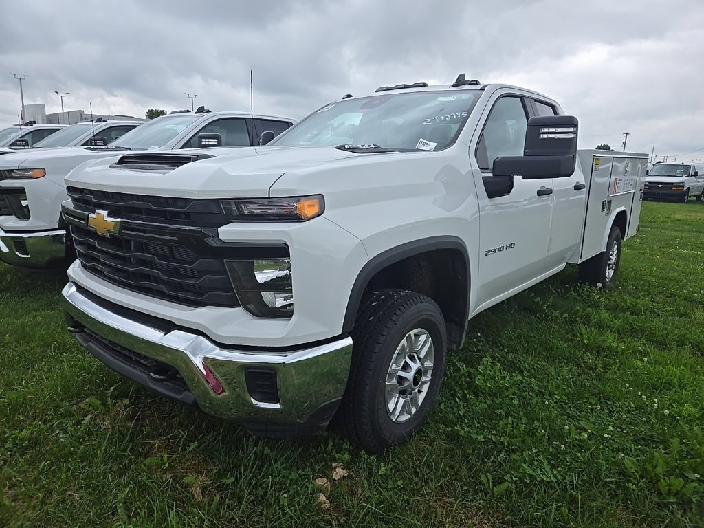 2025 Chevrolet Silverado 2500HD photo 3