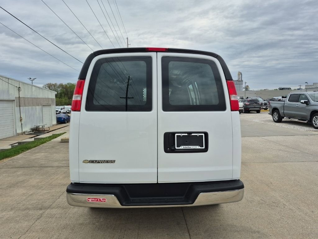 2024 Chevrolet Express Cargo Work Van - Photo 6