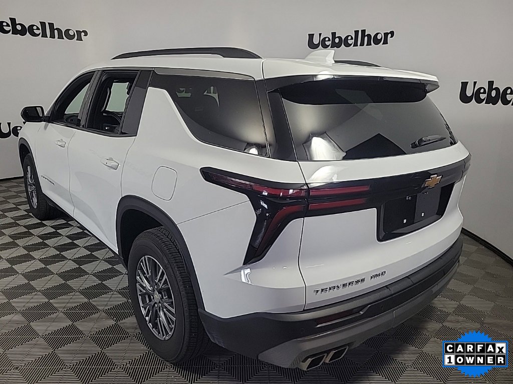 2025 Chevrolet Traverse photo 4