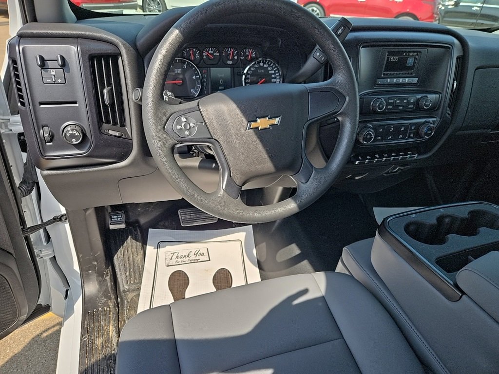 2023 Chevrolet Silverado 5500HD Work Truck photo 2