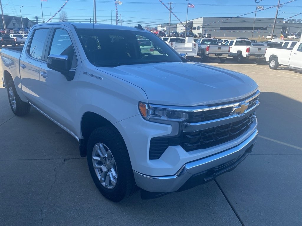 2023 Chevrolet Silverado LT's photo