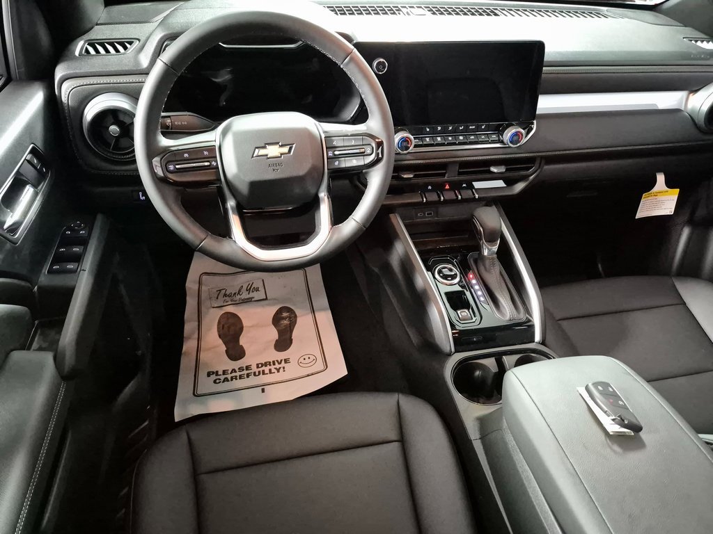 2026 Chevrolet Colorado LT photo 2