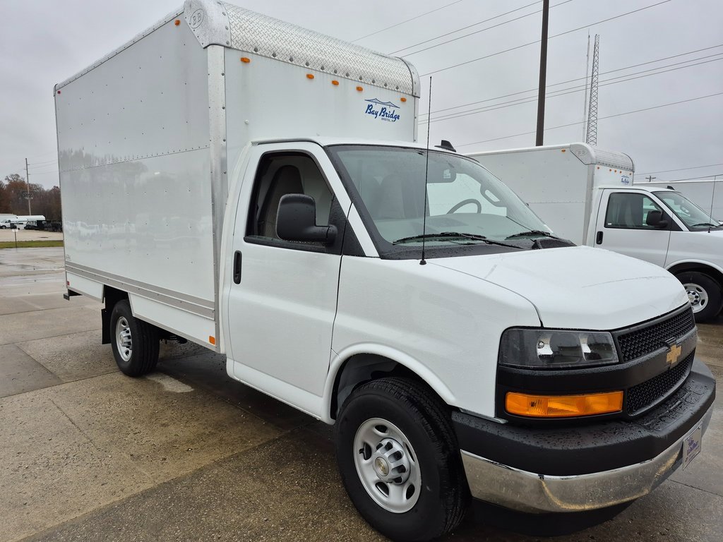 2025 Chevrolet Express Cutaway Base's photo