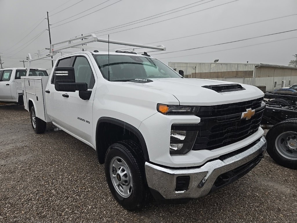2025 Chevrolet Silverado 2500HD photo 3