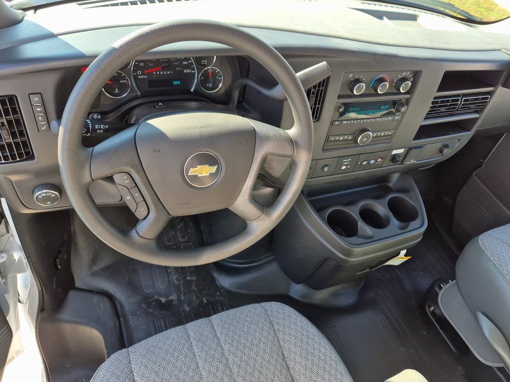 2025 Chevrolet Express 3500 Cutaway Van photo 2