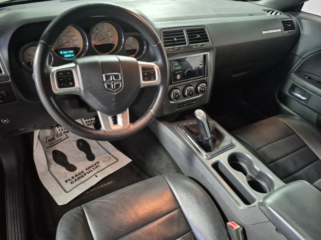 2013 Dodge Challenger R/T photo 2