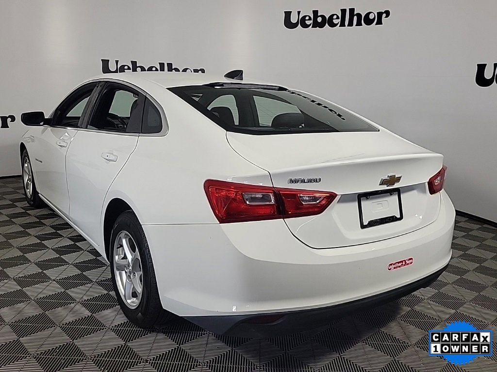 2018 Chevrolet Malibu LS photo 4
