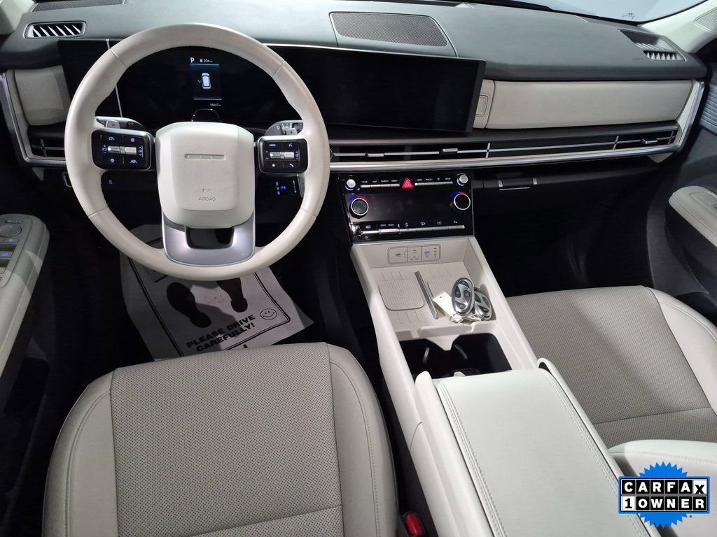 2025 Hyundai Santa Fe SEL photo 2