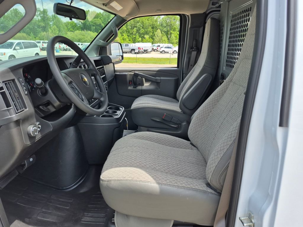 2026 Chevrolet Express Cargo Work Van - Photo 9