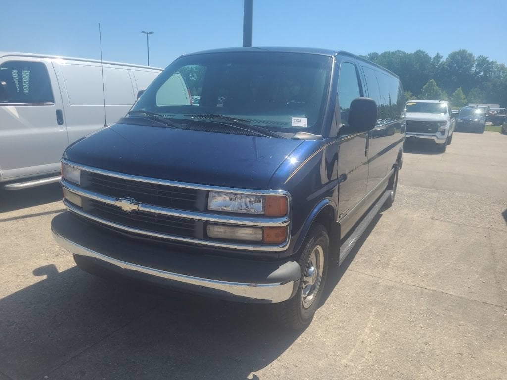 2000 Chevrolet Express 3500 EXTENDED's photo