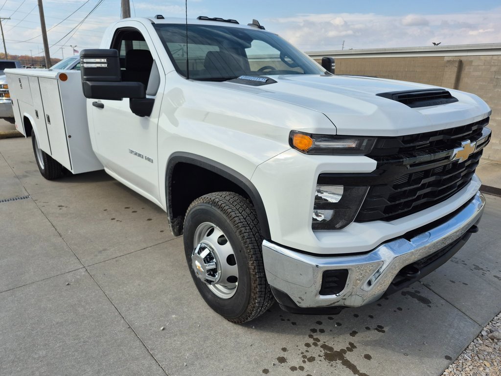 2025 Chevrolet Silverado 3500HD Work Truck's photo