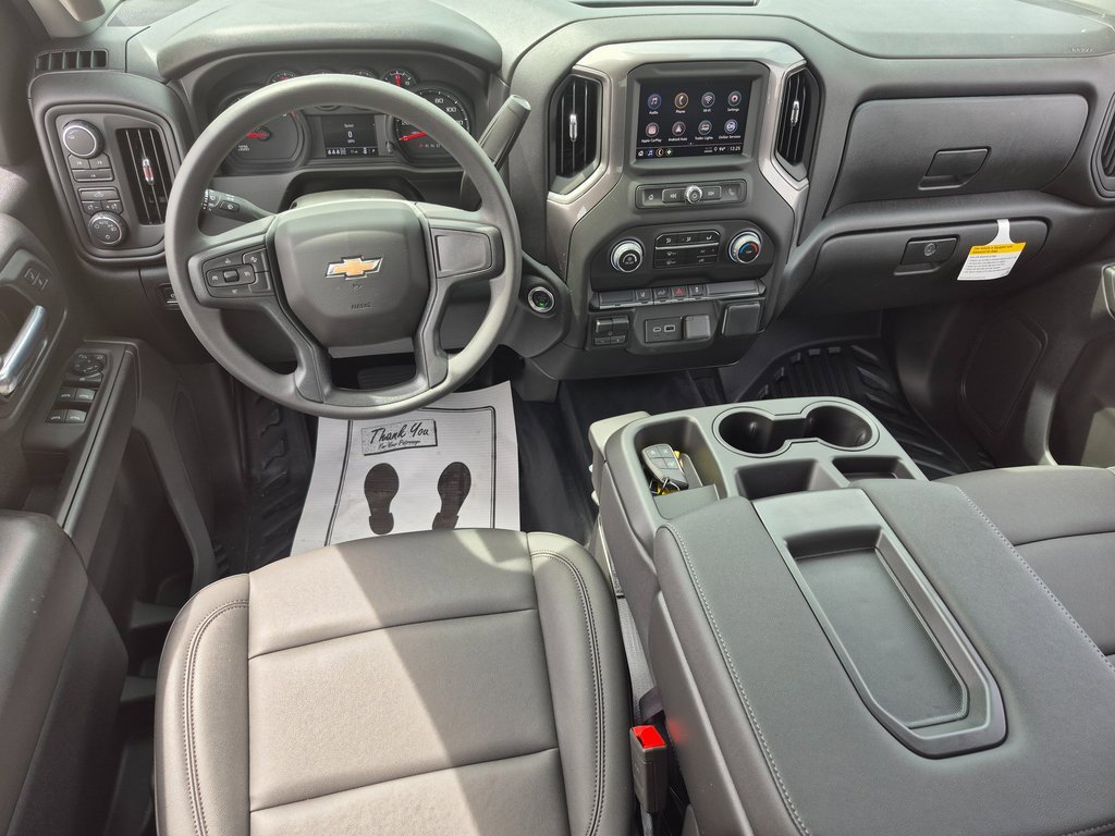 2025 Chevrolet Silverado 2500HD photo 2