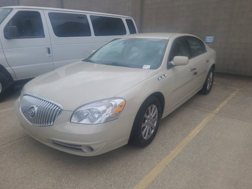 2010 Buick Lucerne's photo