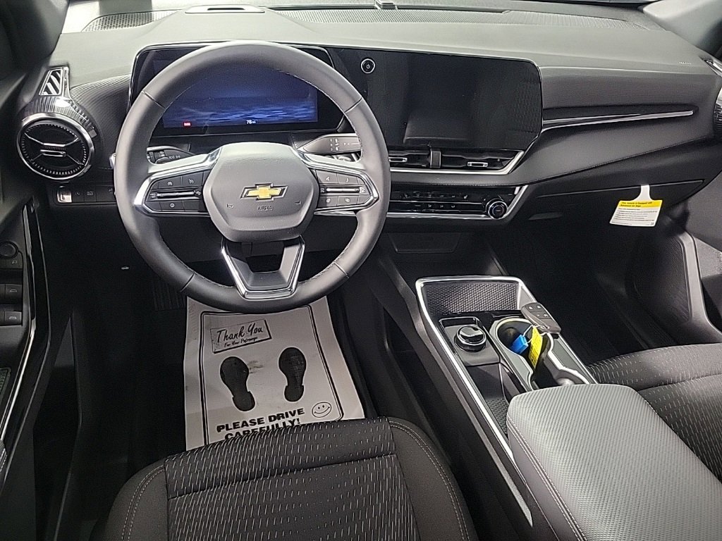 2026 Chevrolet Equinox LT photo 2