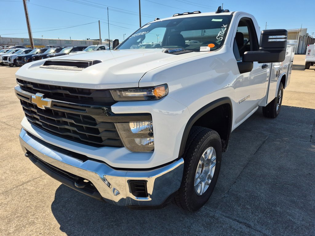 2025 Chevrolet Silverado 2500HD photo 3