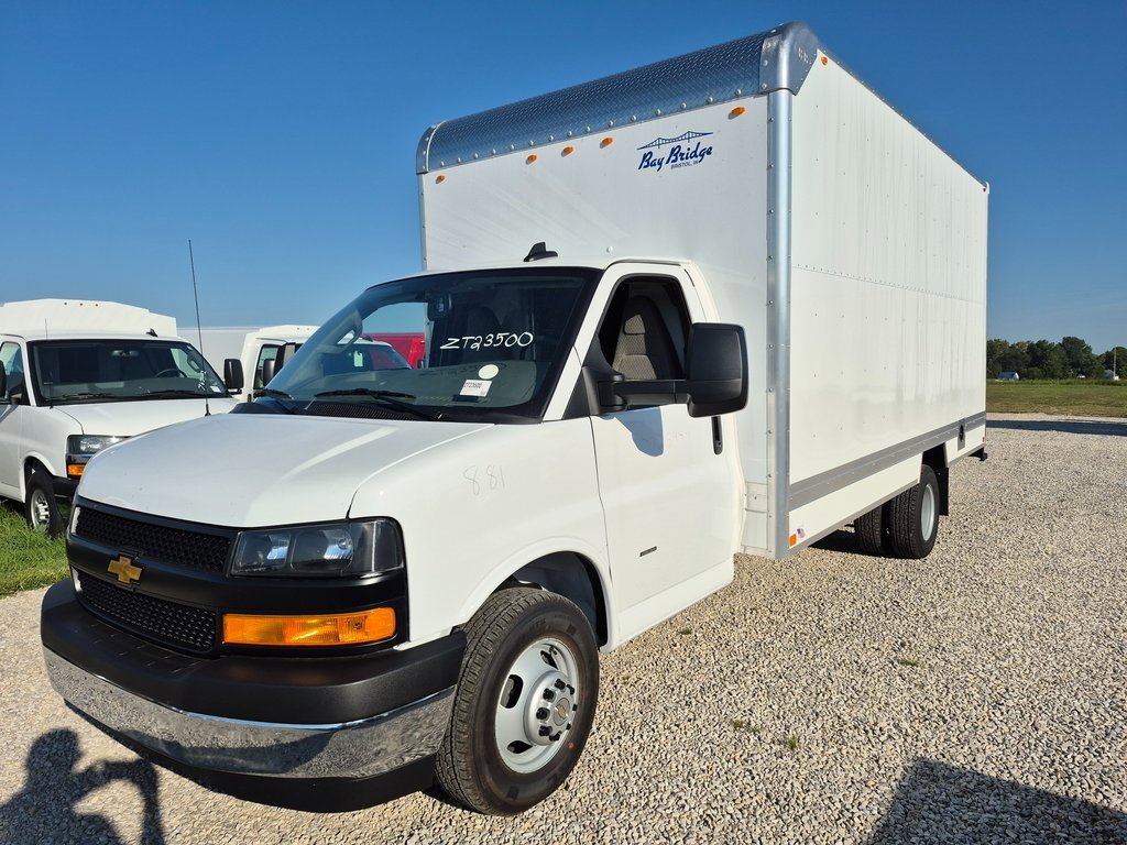 2025 Chevrolet Express 3500 Cutaway Van photo 3