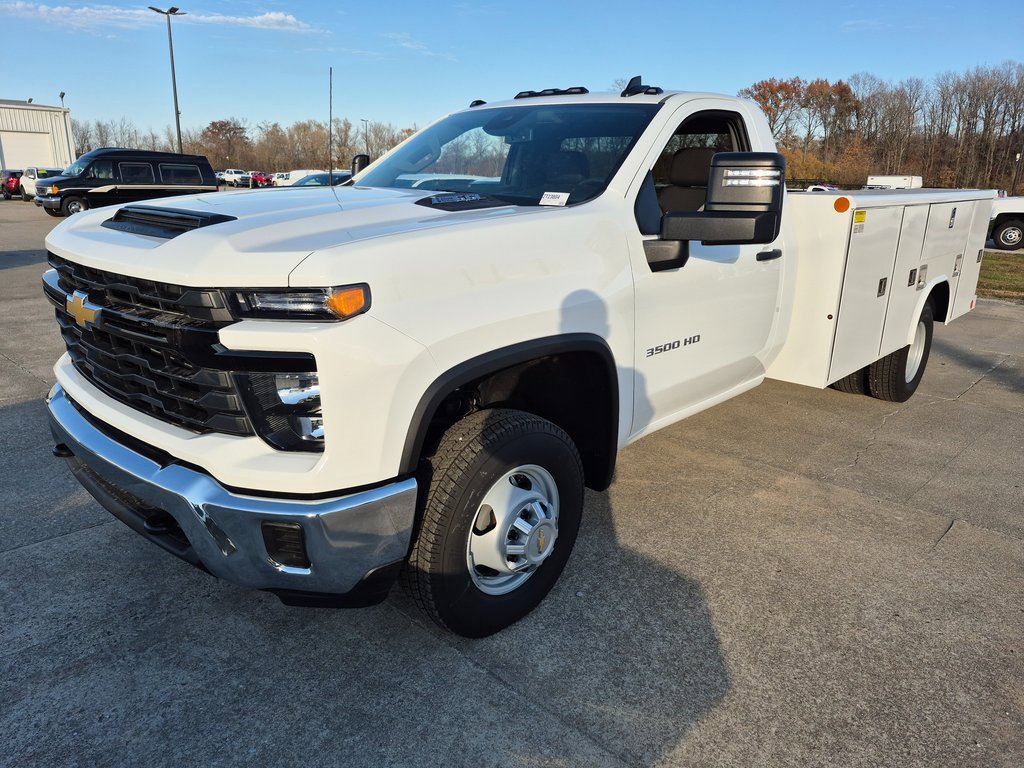 2025 Chevrolet Silverado 3500HD Work Truck photo 3