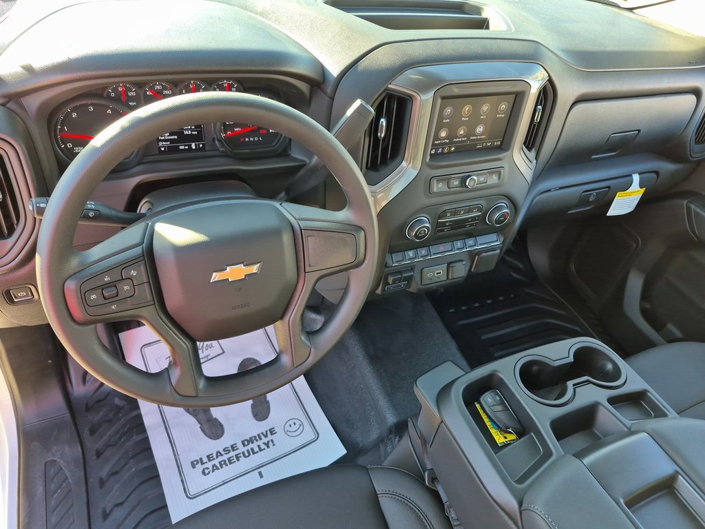 2025 Chevrolet Silverado 2500HD photo 2