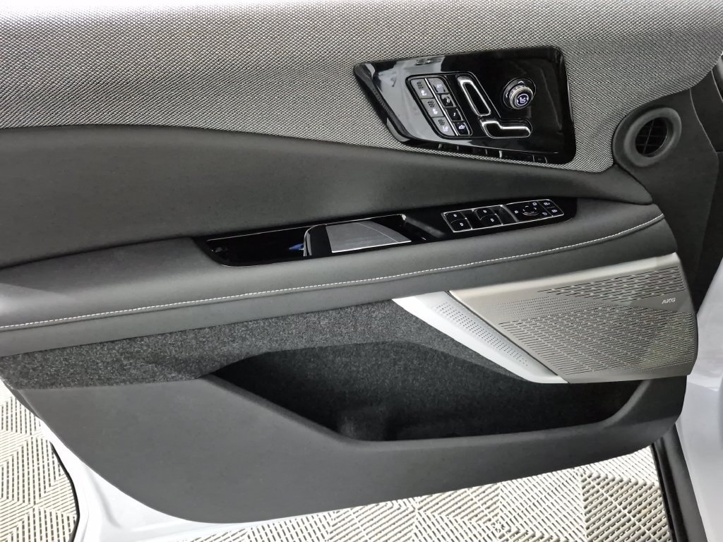 2027 Cadillac OPTIQ Premium Luxury - Photo 16